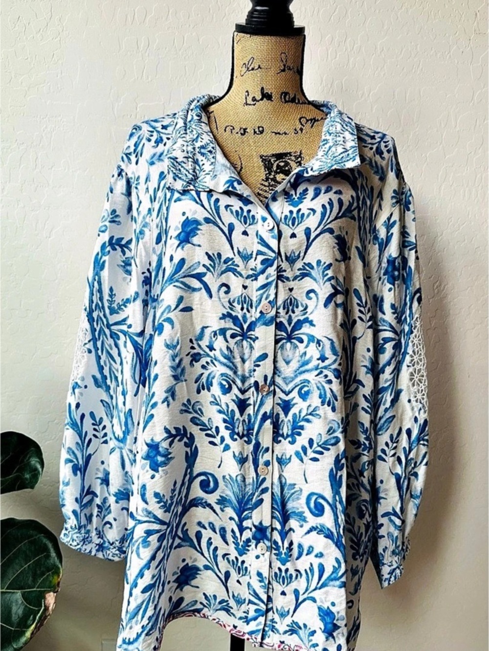John Mark Floral Lace Sleeve Tunic in White & Blue Size 3X NWT